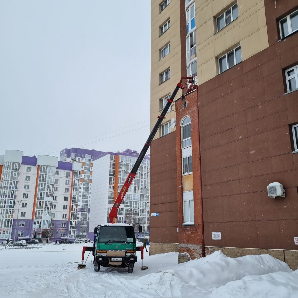 Перевозка и установка опор, столбов освещения манипулятором в Мурманске по  низкой цене